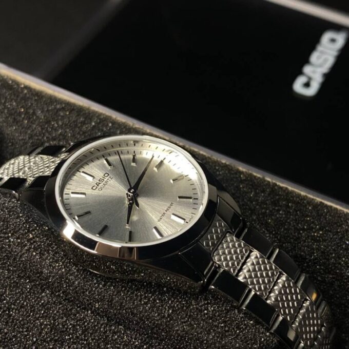 Montre CASIO Femme - LTP-1274D-7ADF - Bracelet Gris En Acier Inoxydable - Cadran Blanc - 12 Mois De Garantie