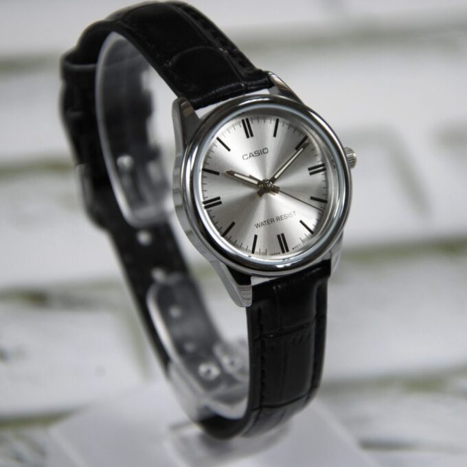 Montre Femme Casio Collection - LTP-V005L-7AUDF - Bracelet En Cuir - Résistant à l'eau