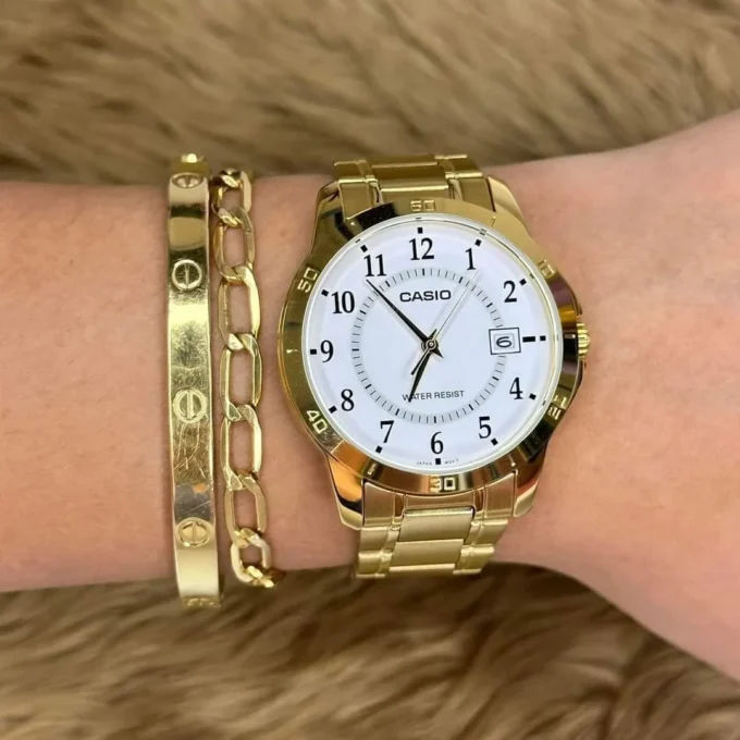 Montre Femme Casio Collection - Bracelet Acier inoxydable - LTP-V004G-7BUDF