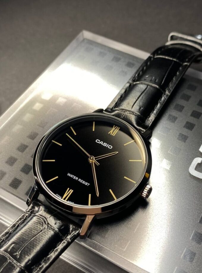 Montre CASIO Femme - Bracelet Noir En Cuir Véritable - Résistante à l'eau - 12 Mois De Garantie - LTP-VT01L-1BUDF