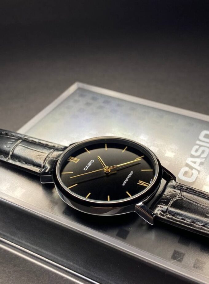 Montre CASIO Femme - Bracelet Noir En Cuir Véritable - Résistante à l'eau - 12 Mois De Garantie - LTP-VT01L-1BUDF