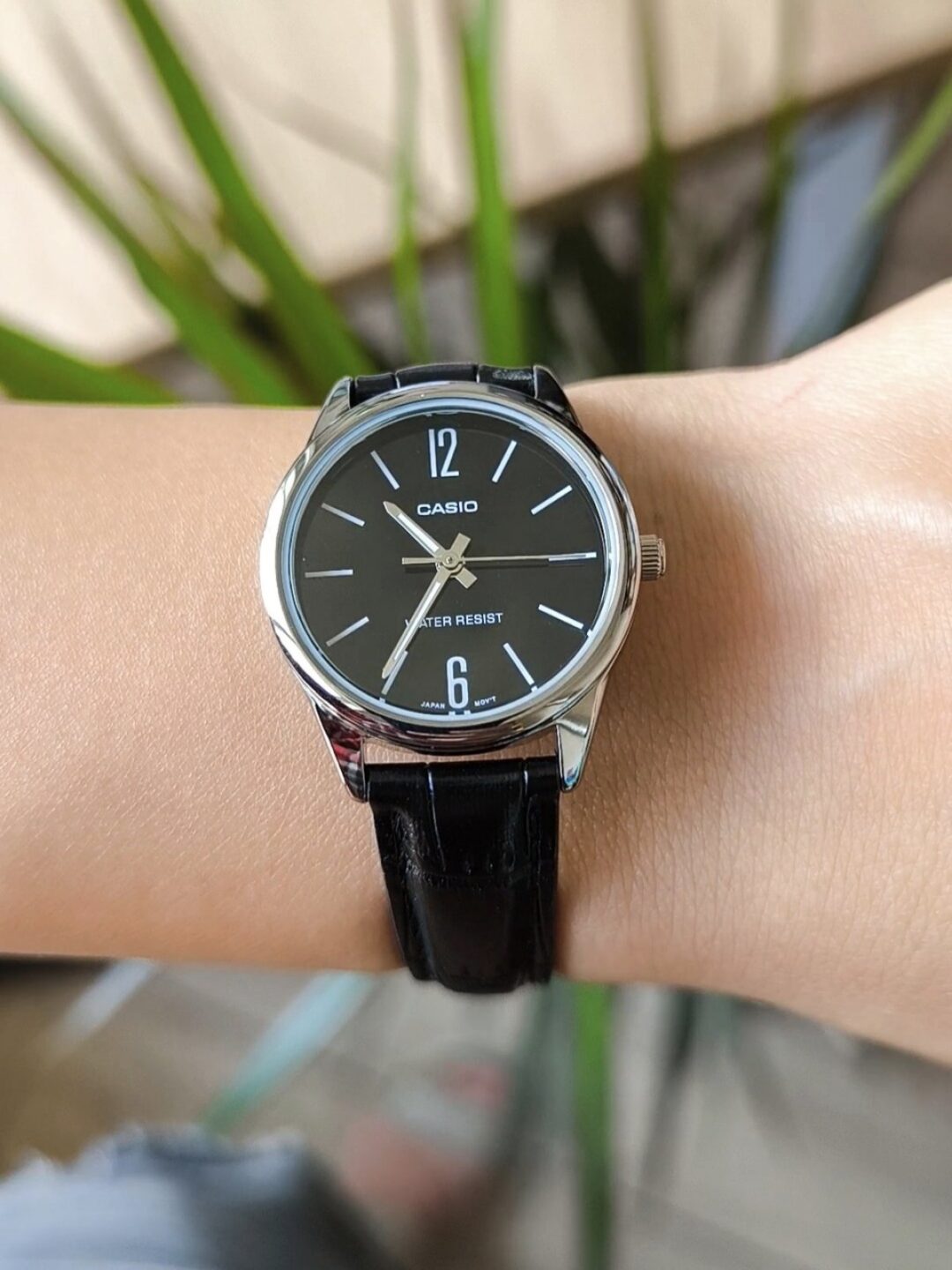 aiwatch_LTP-V005L-1BUDF - Casio Montre Femme LTP-V005L-1BUDF - Bracelet en Cuir - Noir