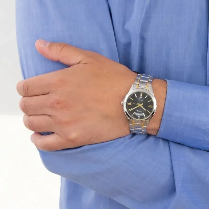 Montre CASIO Homme - Bracelet Gris En Acier Inoxydable - Résistante à l'eau - 12 Mois De Garantie - MTP-1381G-1AVDF