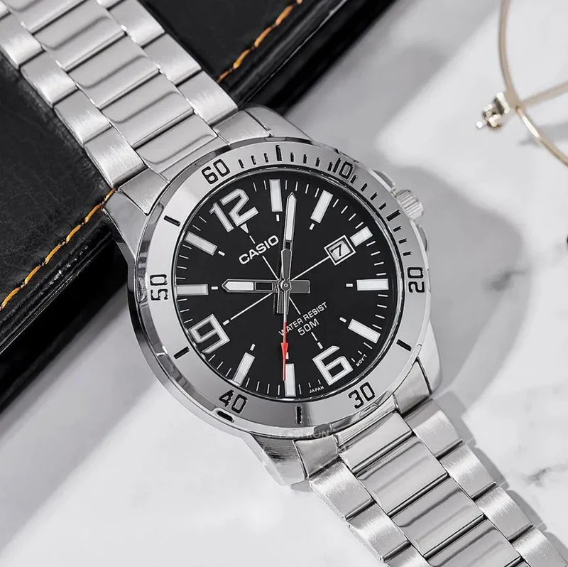 aiwatch_MTP-VD01D-1BVUDF - Montre CASIO Homme - Bracelet Gris En Acier Inoxydable - Résistante à l'eau - 12 Mois De Garantie - MTP-VD01D-1BVUDF