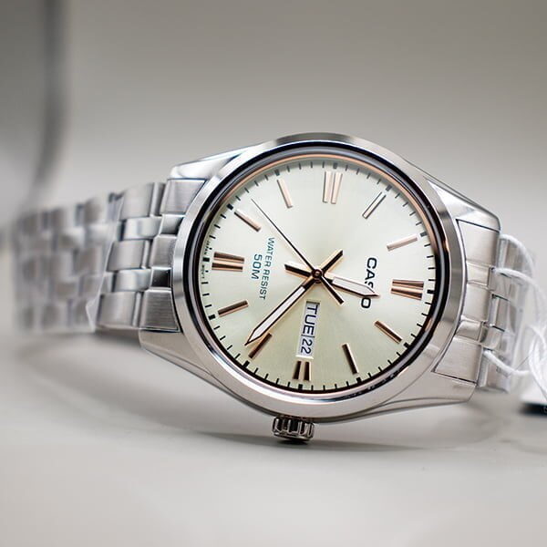 Montre CASIO Homme - MTP-1335D-9AVDF - Bracelet Gris En Acier Inoxydable -Résistante à l'eau - 12 Mois De Garantie