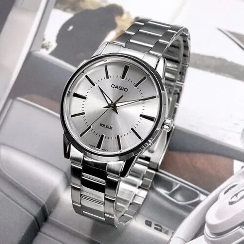 Montre CASIO Homme - MTP-1303D-7AVDF - Bracelet Gris En Acier Inoxydable - Cadran Blanc - 12 Mois De Garantie