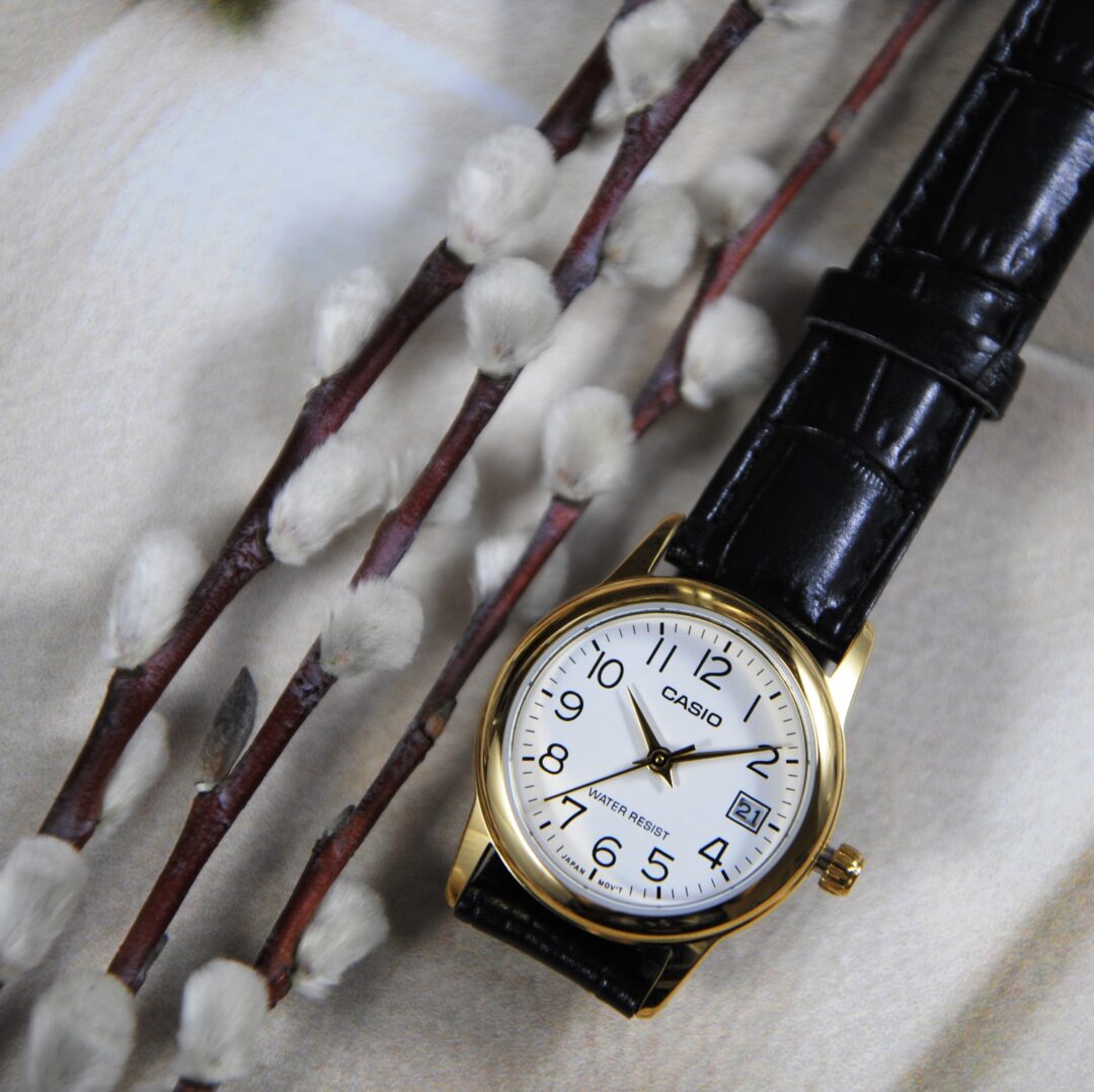 aiwatch_LTP-V002GL-7B2UDF - Montre CASIO Femme - Bracelet Noir En Cuir Véritable - Cadran Blanc - 12 Mois De Garantie - LTP-V002GL-7B2UDF