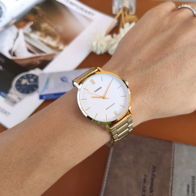 Montre CASIO Homme - MTP-VT01G-7BUDF - Bracelet Dorée En Acier Inoxydable - Cadran Blanc - 12 Mois De Garantie