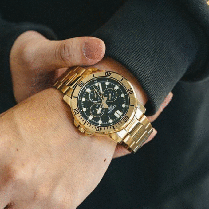 Montre CASIO Homme - MTP-VD300G-1EUDF - Bracelet Doré En Acier Inoxydable - Résistante à l'eau - 12 Mois De Garantie