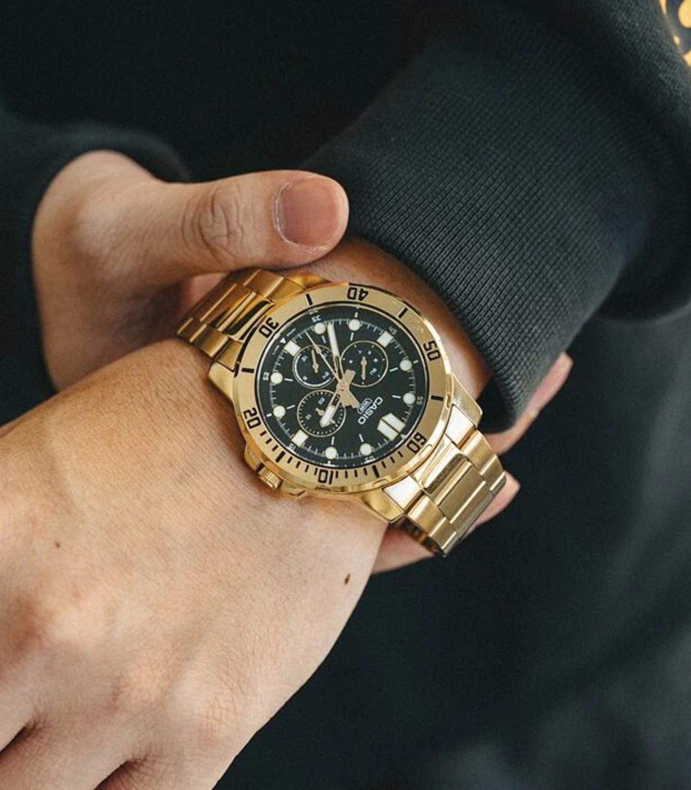 Montre CASIO Homme - MTP-VD300G-1EUDF - Bracelet Doré En Acier Inoxydable - Résistante à l'eau - 12 Mois De Garantie – Image 2