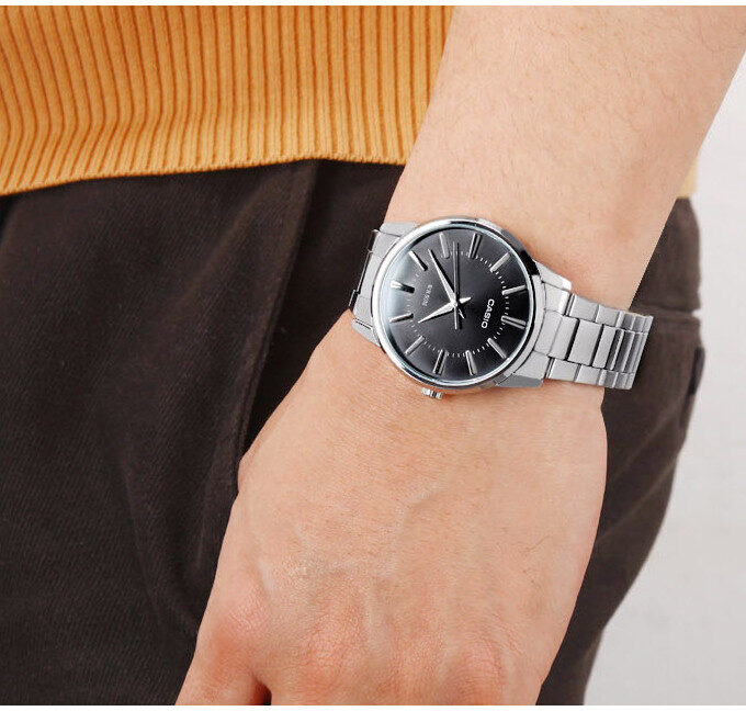 Montre CASIO Homme - MTP-1303D-1AVDF - Bracelet Gris En Acier Inoxydable - Résistante à l'eau - 12 Mois De Garantie