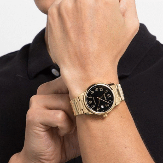 Montre CASIO Homme - MTP-V002G-1BUDF - Bracelet Dorée En Acier Inoxydable - Résistante à l'eau - 12 Mois De Garantie