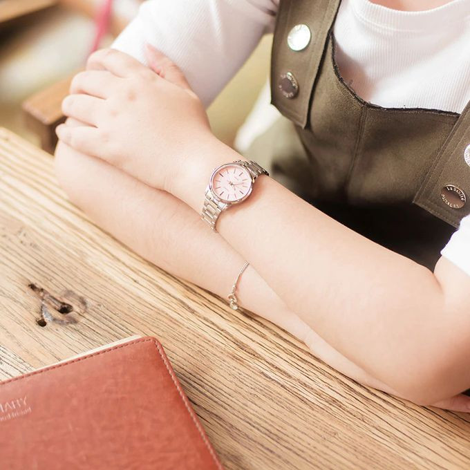 Montre CASIO Femme - LTP-1303D-4AVDF - Bracelet Gris En Acier Inoxydable - Résistante à l'eau - 12 Mois De Garantie