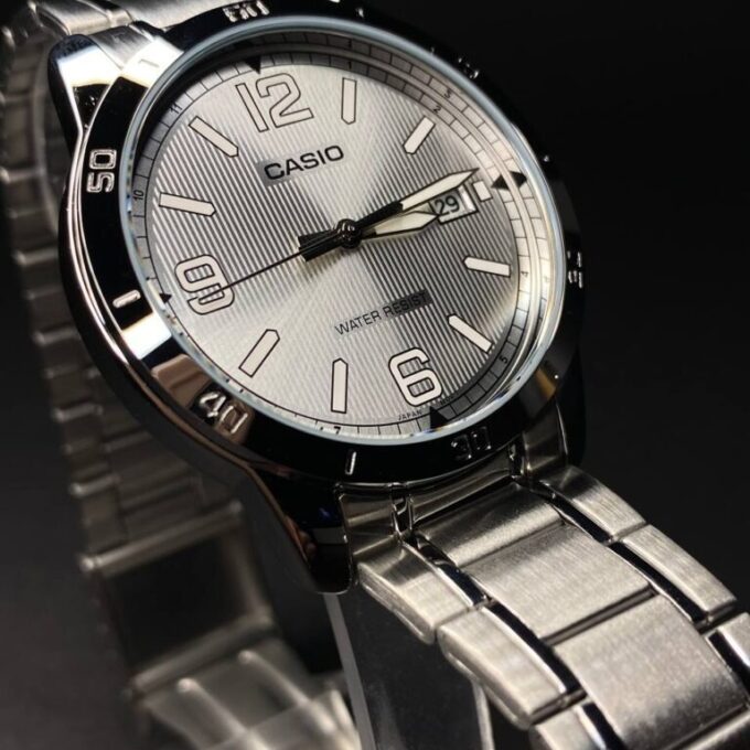 Montre-Bracelet Homme Casio Collection MTP-V004D-7B2UDF - Bracelet Gris En Acier Inoxydable - Résistante à L'Eau