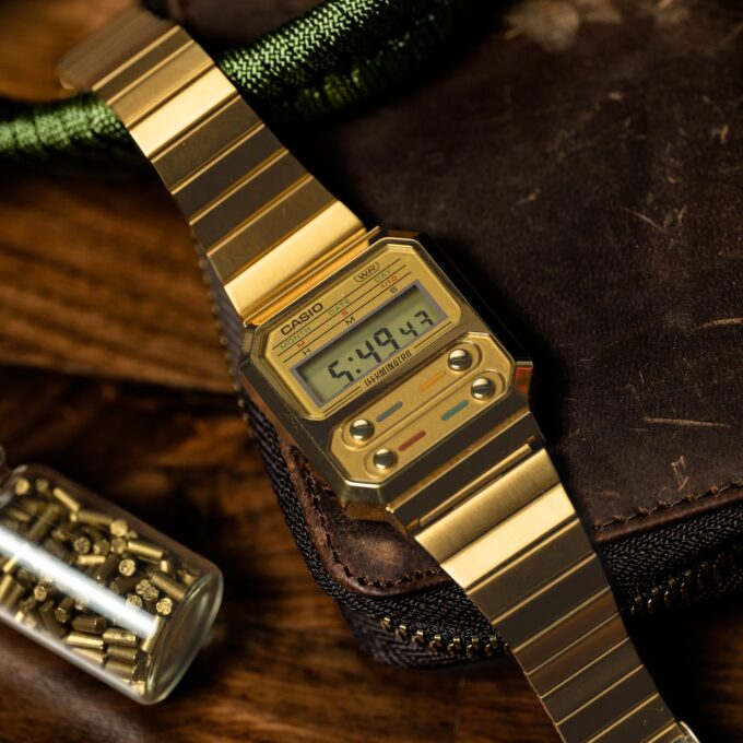 Montre-Bracelet Jeunesse- Casio A100WEG-9ADF - Bracelet Dorée en Acier Inoxydable