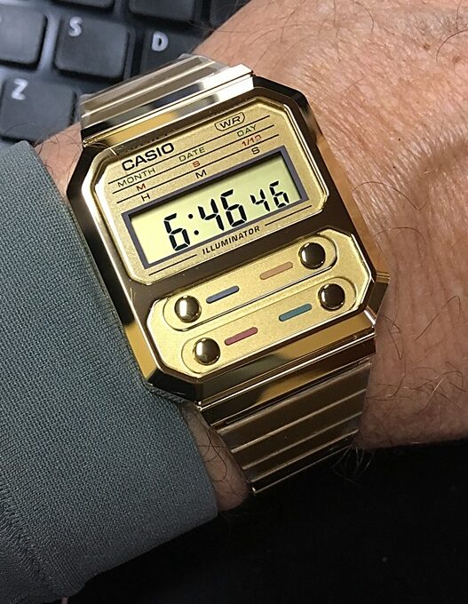 Montre-Bracelet Jeunesse- Casio A100WEG-9ADF - Bracelet Dorée en Acier Inoxydable