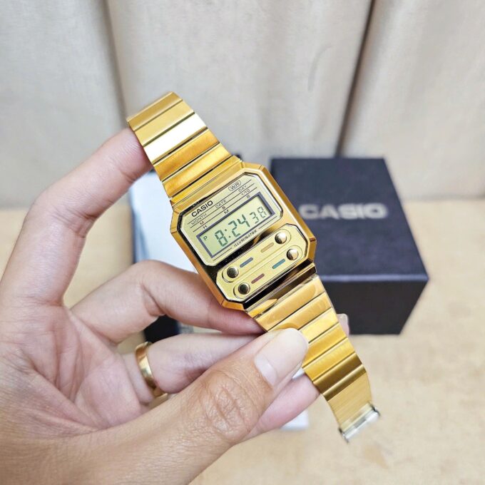 Montre-Bracelet Jeunesse- Casio A100WEG-9ADF - Bracelet Dorée en Acier Inoxydable