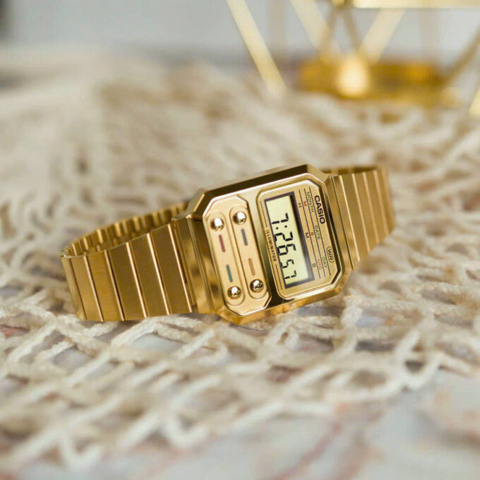 Montre-Bracelet Jeunesse- Casio A100WEG-9ADF - Bracelet Dorée en Acier Inoxydable