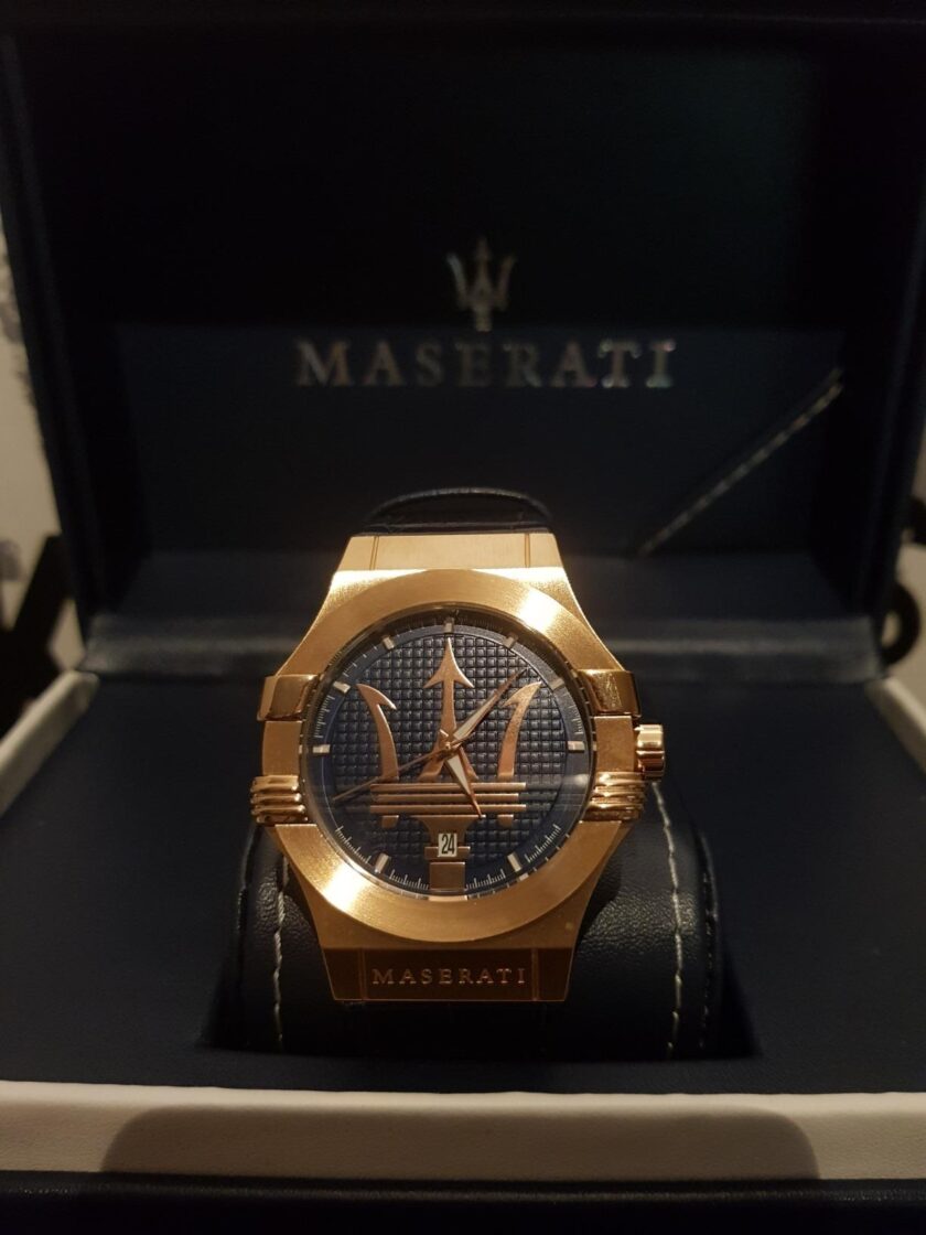 montre bracelet homme maserati montre potenza blue dial r8851108027 bracelet en cuir croco noir avec dateur