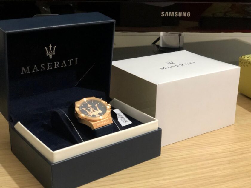 montre bracelet homme maserati montre potenza blue dial r8851108027 bracelet en cuir croco noir avec dateur