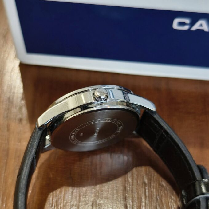 Montre-Bracelet Femme Casio Collection LTP-V005L-7BUDF - Bracelet Noir en Cuir Véritable - Résistante à l'Eau