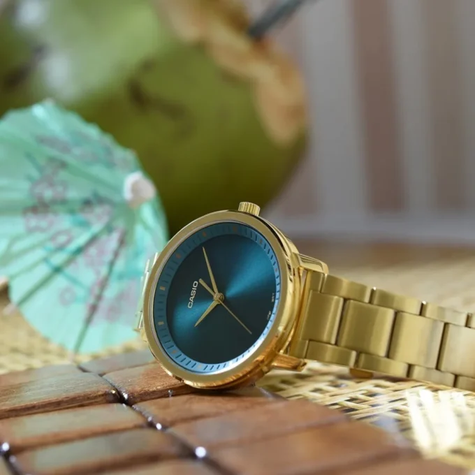 Montre-Bracelet Femme Casio Collection LTP-B115G-3EVDF - Bracelet Dorée En Acier Inoxydable - Résistante à l'Eau