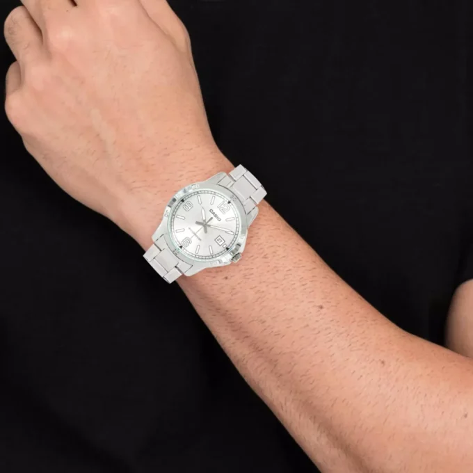 Montre-Bracelet Homme Casio Collection MTP-V004D-7B2UDF - Bracelet Gris En Acier Inoxydable - Résistante à L'Eau