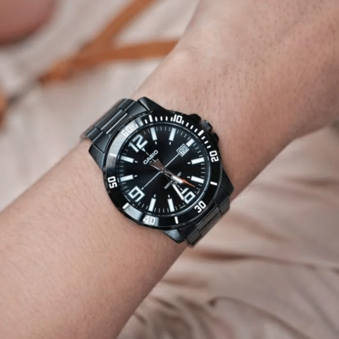 Montre Homme Casio Collection - MTP-VD01B-1BVUDF - Bracelet Noir En Acier Inoxydable - Résistance à l'eau 50 M