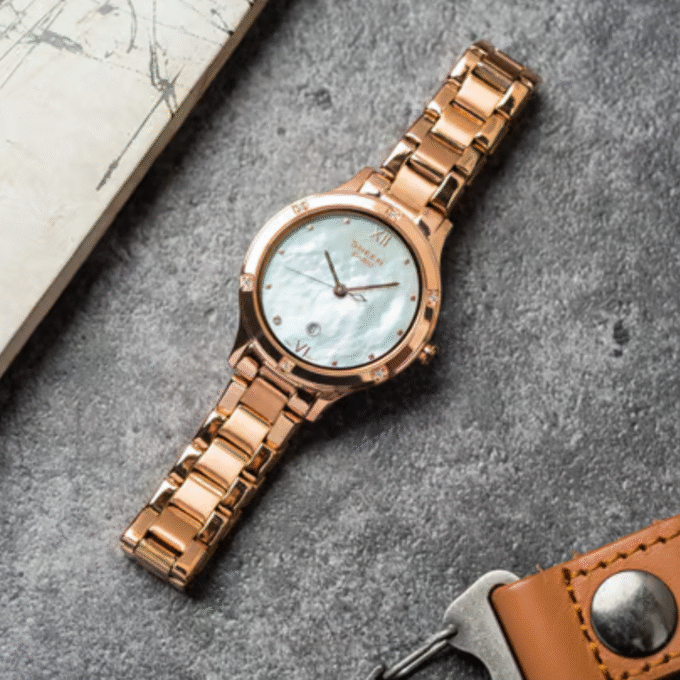 Montre Femme Casio Sheen - SHE-4546PG-3AUDF - Bracelet Dorée Rose En Acier Inoxydable - Résistance à l'Eau 50 M - Verre Saphir