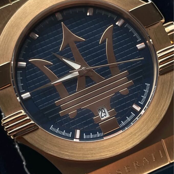 Montre Homme seul le temps Maserati Potenza - R8851108035 - Bracelet Noir en Cuir Véritable - Résistance à l'eau 10 ATM