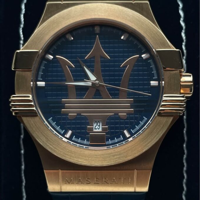 Montre Homme seul le temps Maserati Potenza - R8851108035 - Bracelet Noir en Cuir Véritable - Résistance à l'eau 10 ATM