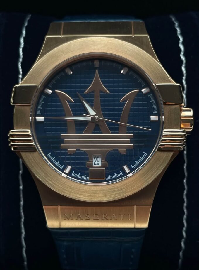 Montre Homme seul le temps Maserati Potenza - R8851108035 - Bracelet Noir en Cuir Véritable - Résistance à l'eau 10 ATM