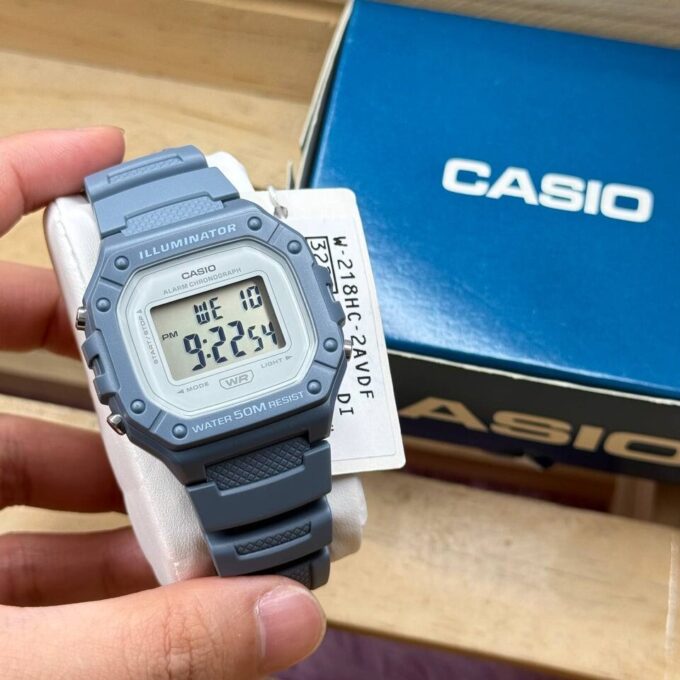 Montre Unisexe Casio Vintage Numérique W-218HC-2AV - Bracelet Bleu En Résine - Résistance à l'eau 5 ATM