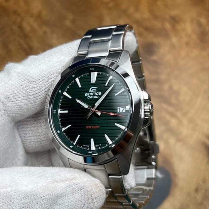 Montre Homme Casio Analogique à 3 aiguilles EFV-140D-3AVUDF - Bracelet Gris En Acier Inoxydable - Résistance à l'eau 10 ATM