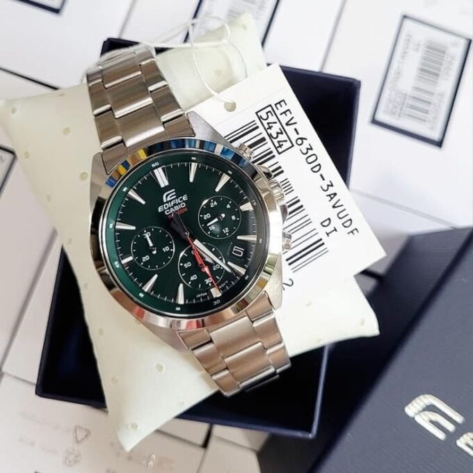 Montre Homme Casio Chronographe standard EFV-630D-3AV - Bracelet Gris En Acier Inoxydable - Résistance à l'eau 10 ATM