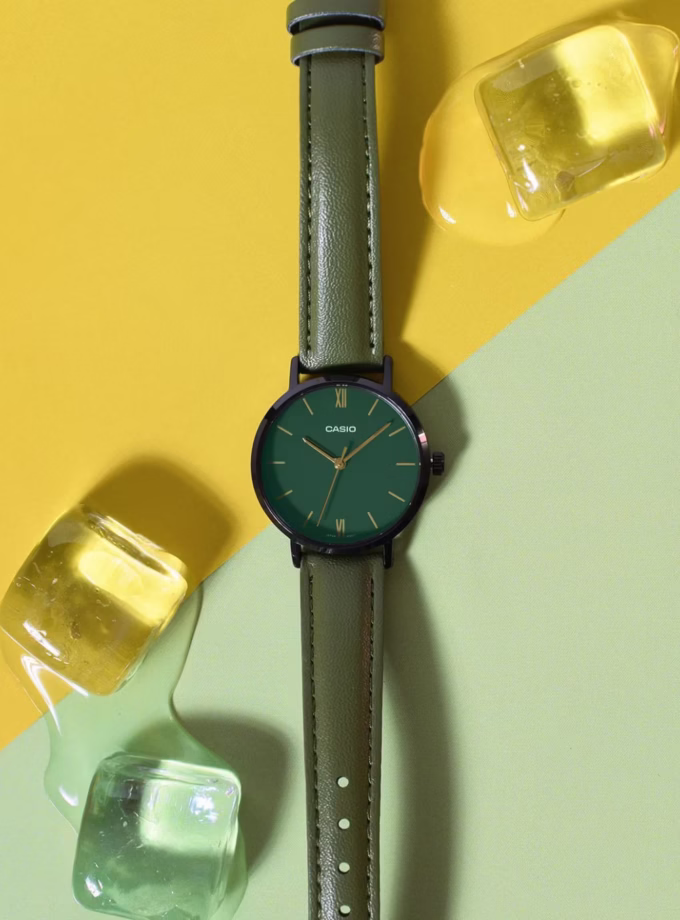 Montre Femme Casio Collection Analogique LTP-VT02BL-3A - Bracelet Vert en Cuir - Résistant à l'eau