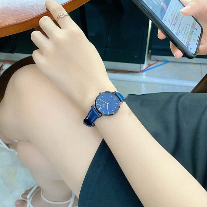 Montre Femme Casio Collection Analogique LTP-VT02BL-2AUDF - Bracelet Bleu en Cuir - Résistant à l'eau