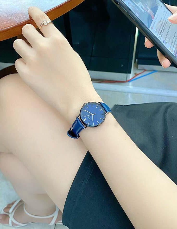 Montre Femme Casio Collection Analogique LTP-VT02BL-2AUDF - Bracelet Bleu en Cuir - Résistant à l'eau