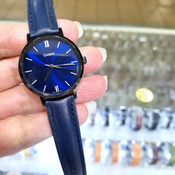 Montre Femme Casio Collection Analogique LTP-VT02BL-2AUDF - Bracelet Bleu en Cuir - Résistant à l'eau