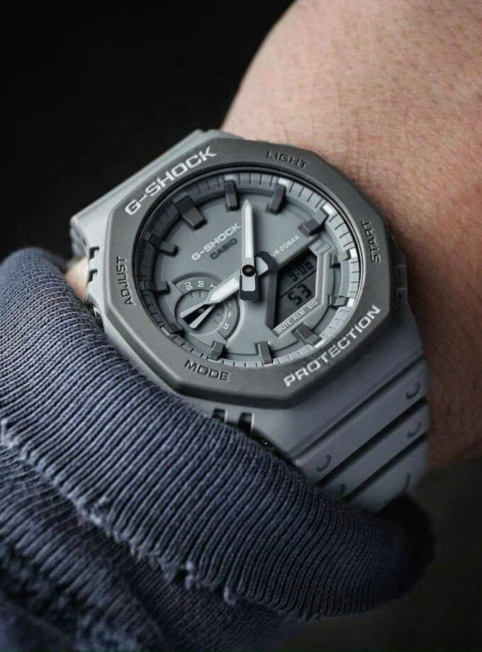 Montre Homme Casio G-Shock GA-2110ET-8ADR - Bracelet Gris En Silicone - Résistance à l'eau 200 Mètres