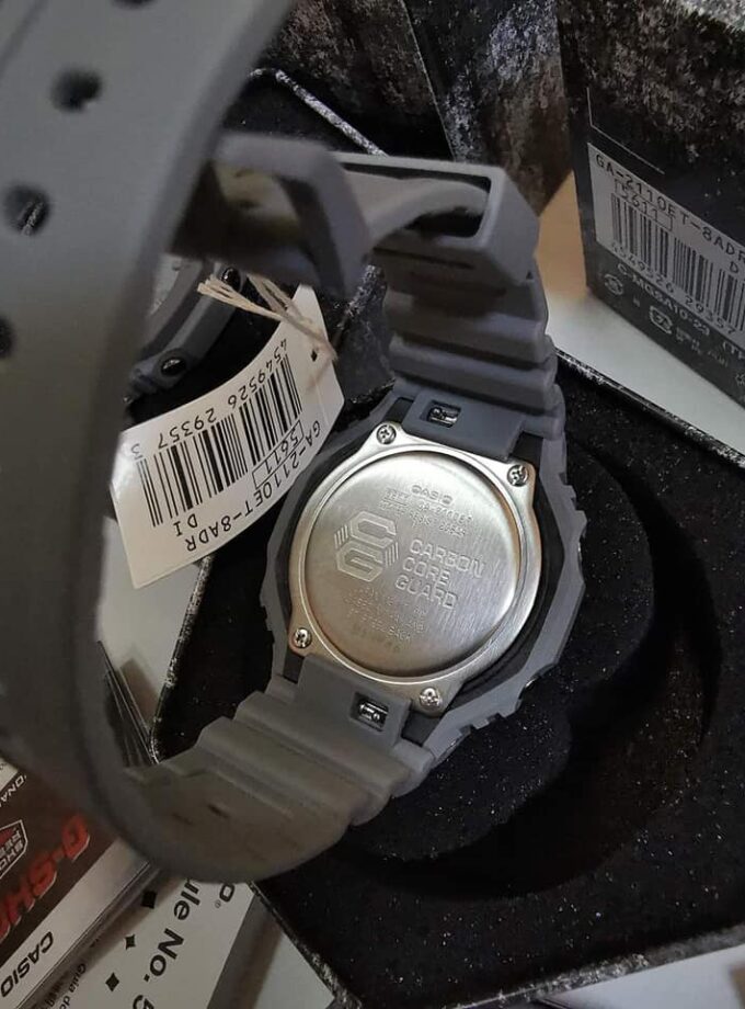 Montre Homme Casio G-Shock GA-2110ET-8ADR - Bracelet Gris En Silicone - Résistance à l'eau 200 Mètres