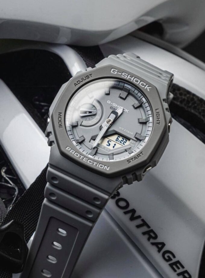 Montre Homme Casio G-Shock GA-2110ET-8ADR - Bracelet Gris En Silicone - Résistance à l'eau 200 Mètres