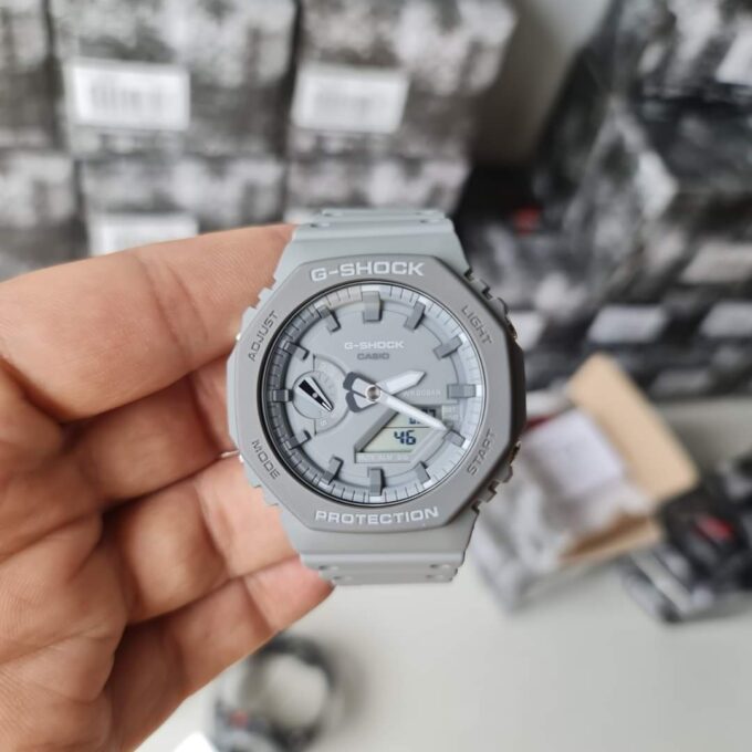 Montre Homme Casio G-Shock GA-2110ET-8ADR - Bracelet Gris En Silicone - Résistance à l'eau 200 Mètres