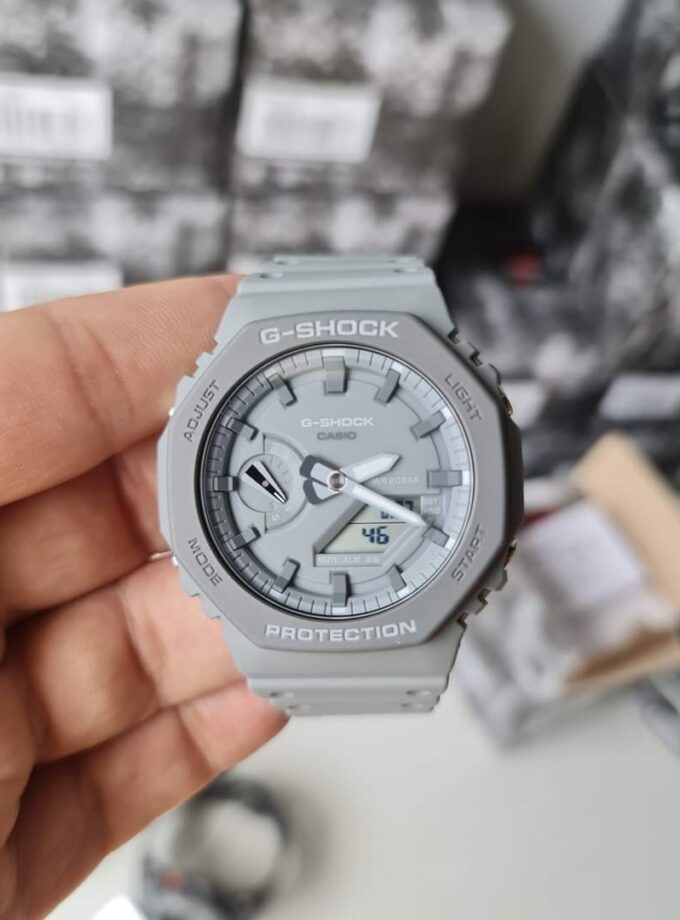 Montre Homme Casio G-Shock GA-2110ET-8ADR - Bracelet Gris En Silicone - Résistance à l'eau 200 Mètres