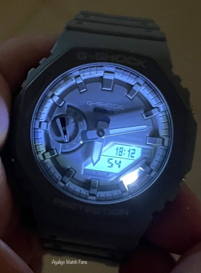 Montre Homme Casio G-Shock GA-2110ET-8ADR - Bracelet Gris En Silicone - Résistance à l'eau 200 Mètres