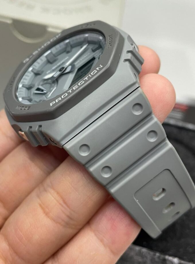 Montre Homme Casio G-Shock GA-2110ET-8ADR - Bracelet Gris En Silicone - Résistance à l'eau 200 Mètres
