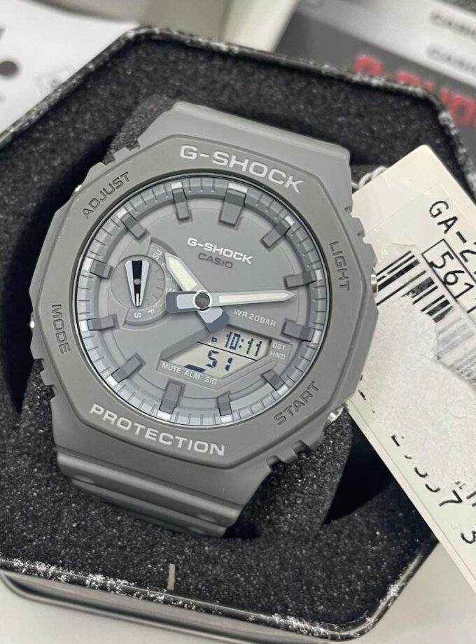 Montre Homme Casio G-Shock GA-2110ET-8ADR - Bracelet Gris En Silicone - Résistance à l'eau 200 Mètres