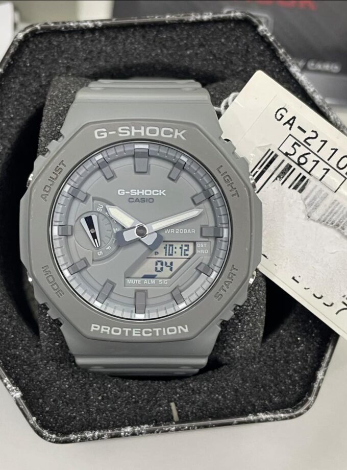 Montre Homme Casio G-Shock GA-2110ET-8ADR - Bracelet Gris En Silicone - Résistance à l'eau 200 Mètres