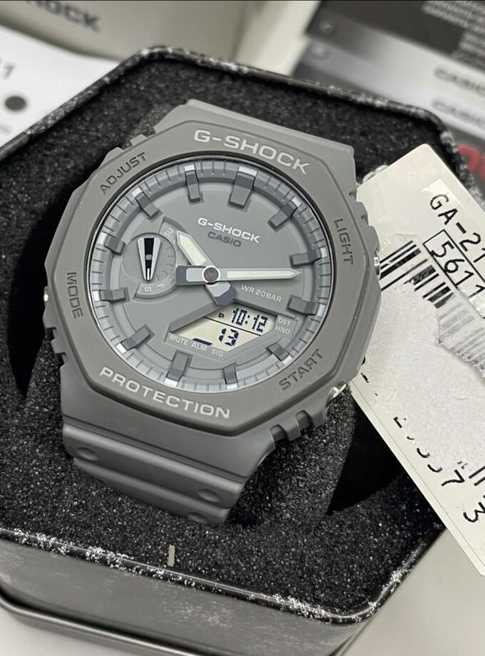 Montre Homme Casio G-Shock GA-2110ET-8ADR - Bracelet Gris En Silicone - Résistance à l'eau 200 Mètres