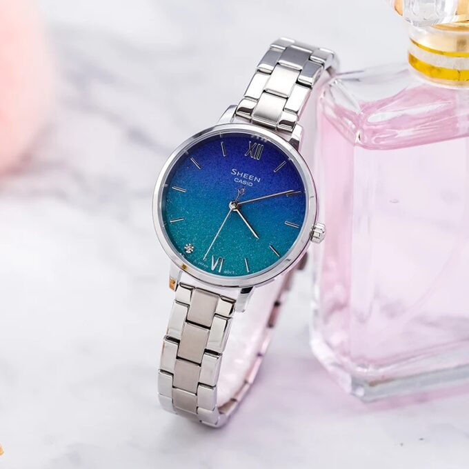 Montre Femme Casio Sheen - SHE-4548D-2AUDF - Bracelet Gris En Acier Inoxydable - Résistance à l'eau 50 Mètres